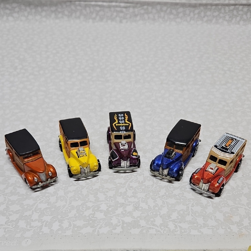 Hot Wheels Ultra Hots '37 Ford Woody & Hot Wheels '40's Woodie Car Collection